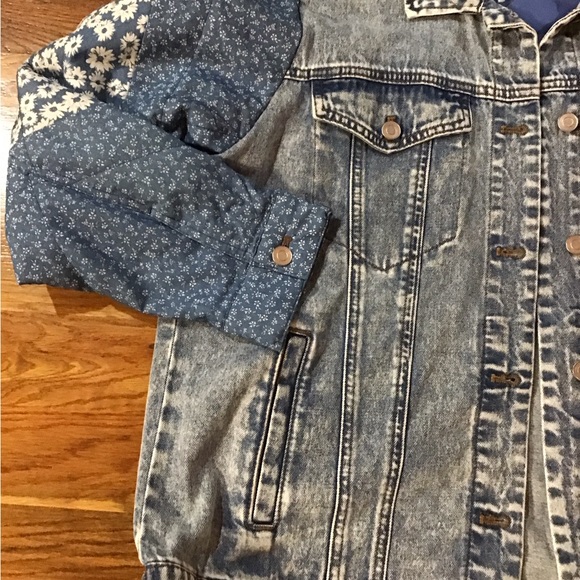 Woman’s size large denim blue Jean jacket vintage Americana - Picture 2 of 8